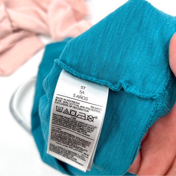 OLD NAVY Pair of Long Sleeve Crewneck Casual T-Shirts Size 5T - Picture 12 of 12